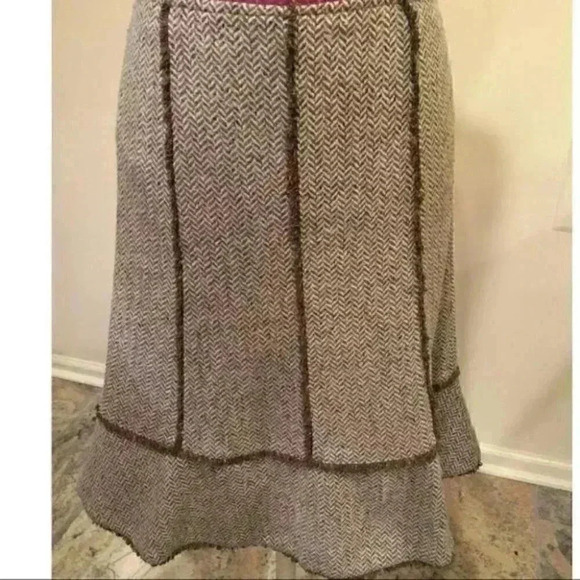 Loft Petite Brown Trumpet Sz 6P 55% silk 45% wool - Picture 2 of 6